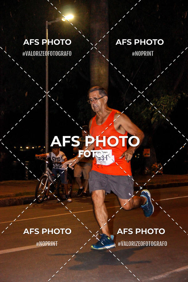 Achetez vos photos de l'vnementNeon Night Run 2019 - Belo Horizonte sur Fotop