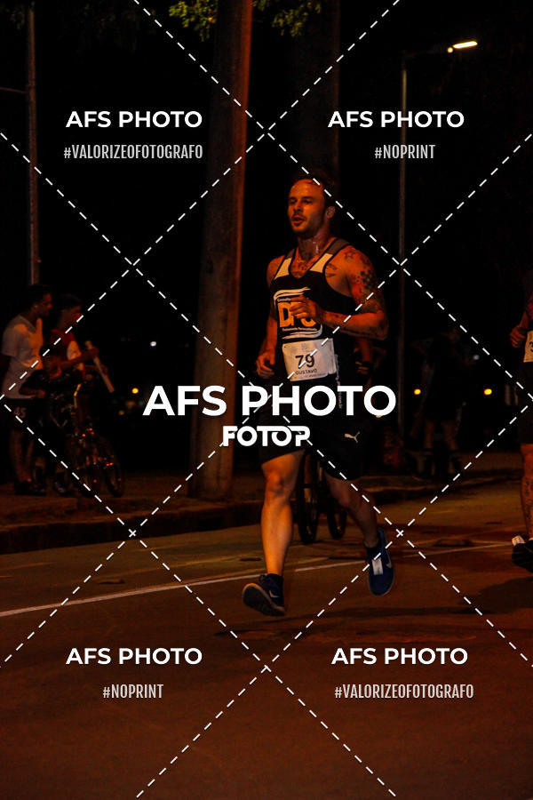 Achetez vos photos de l'vnementNeon Night Run 2019 - Belo Horizonte sur Fotop