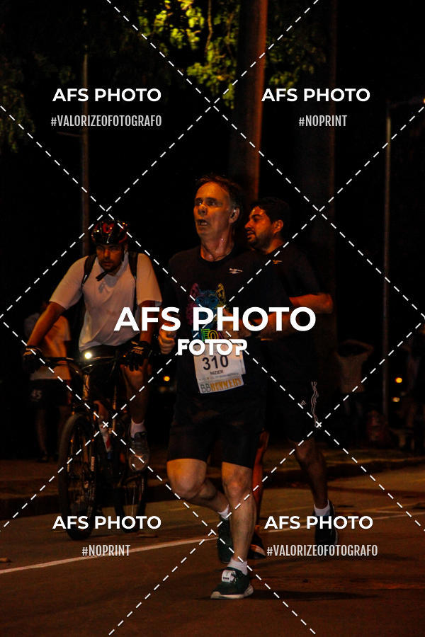 Achetez vos photos de l'vnementNeon Night Run 2019 - Belo Horizonte sur Fotop