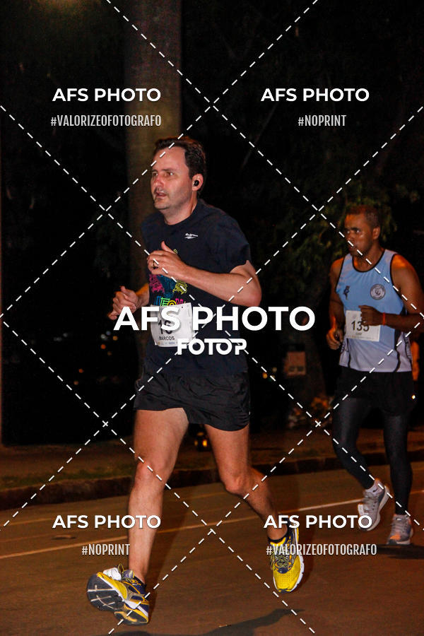 Achetez vos photos de l'vnementNeon Night Run 2019 - Belo Horizonte sur Fotop