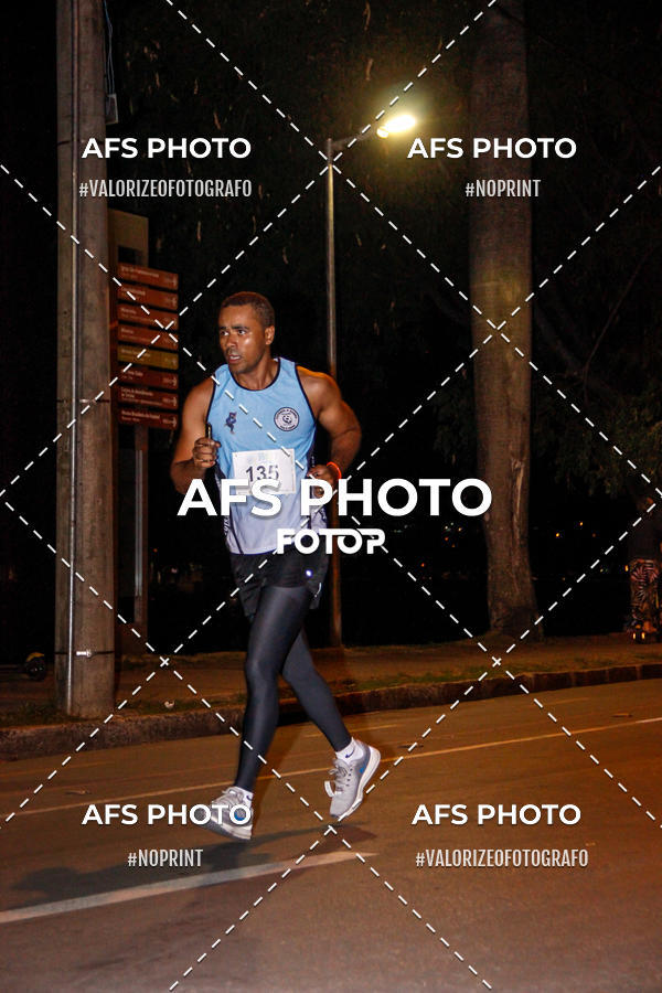 Achetez vos photos de l'vnementNeon Night Run 2019 - Belo Horizonte sur Fotop