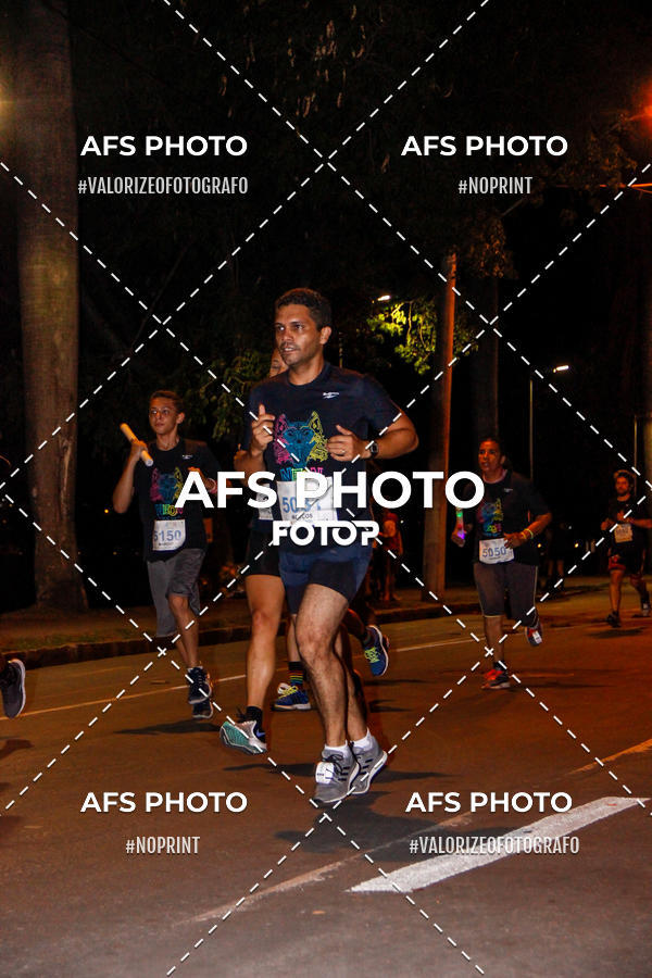 Achetez vos photos de l'vnementNeon Night Run 2019 - Belo Horizonte sur Fotop