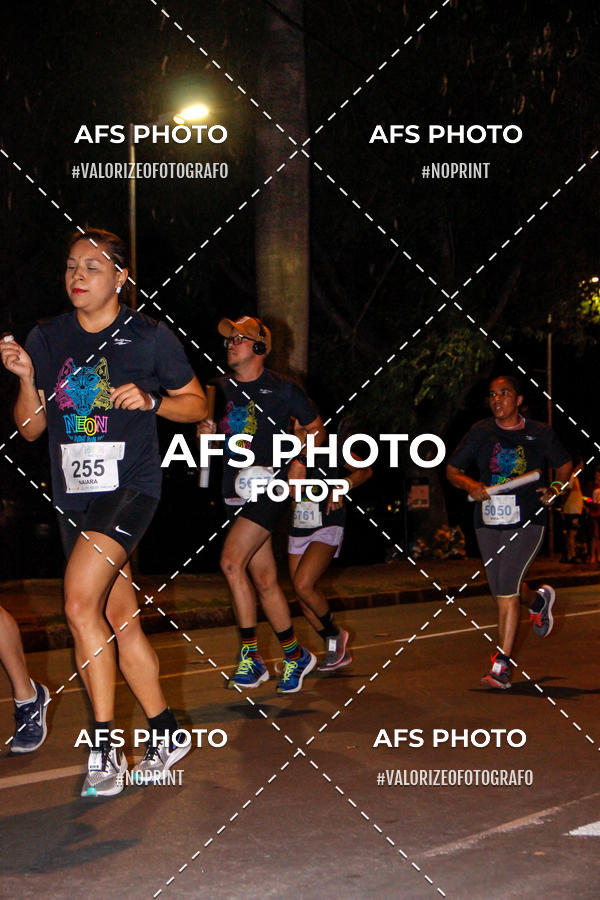 Achetez vos photos de l'vnementNeon Night Run 2019 - Belo Horizonte sur Fotop