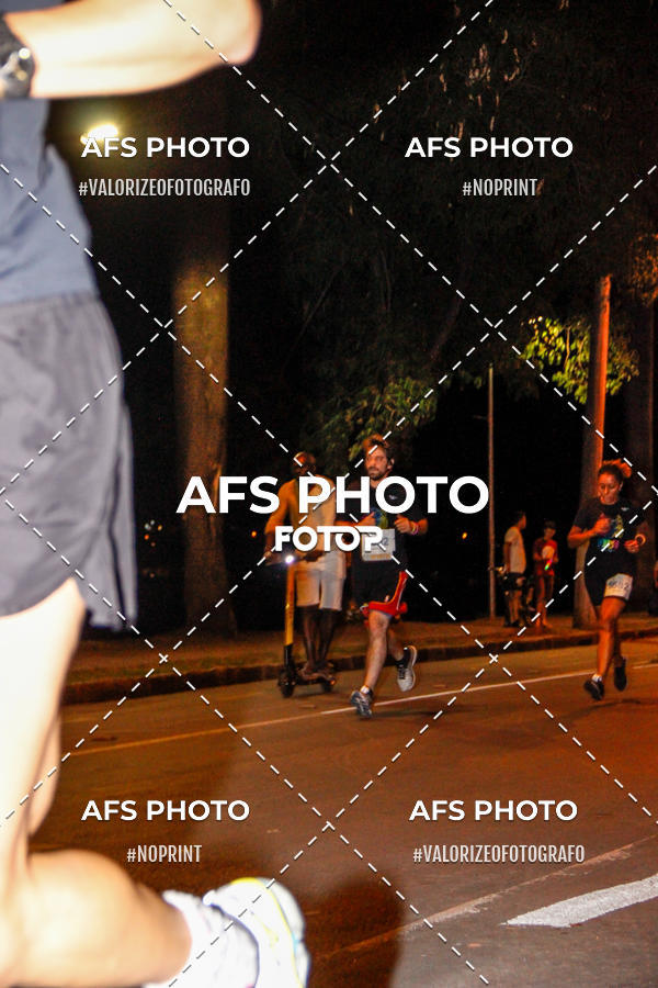 Buy your photos of the eventNeon Night Run 2019 - Belo Horizonte on Fotop