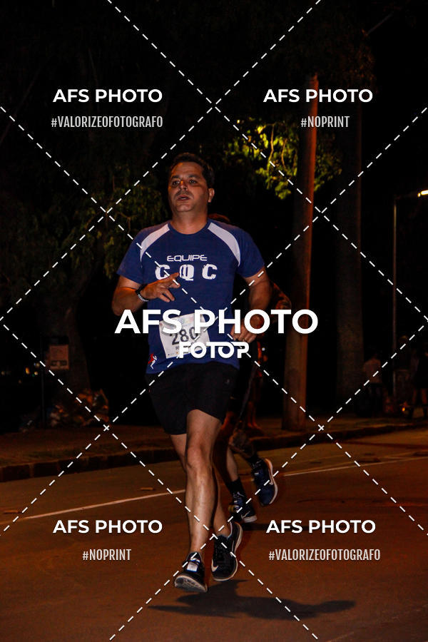 Buy your photos of the eventNeon Night Run 2019 - Belo Horizonte on Fotop