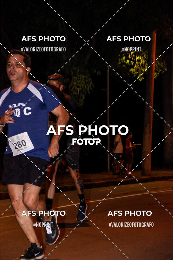 Buy your photos of the eventNeon Night Run 2019 - Belo Horizonte on Fotop