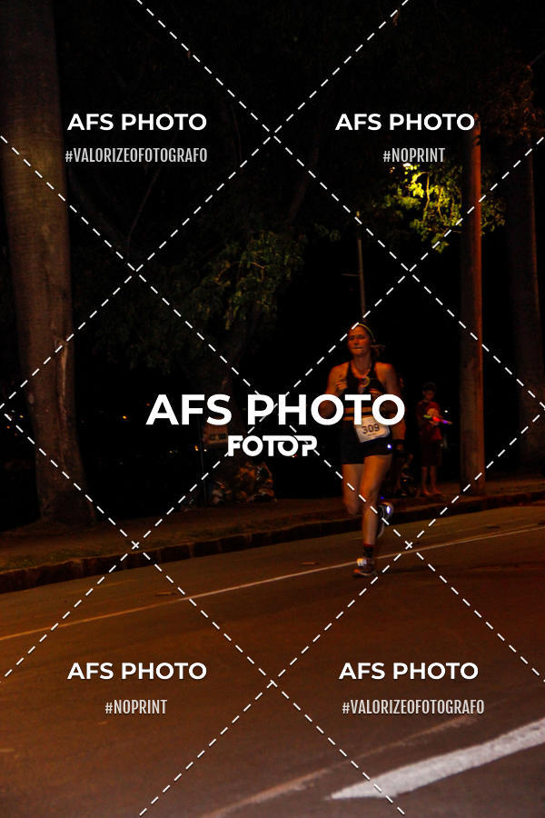 Buy your photos of the eventNeon Night Run 2019 - Belo Horizonte on Fotop