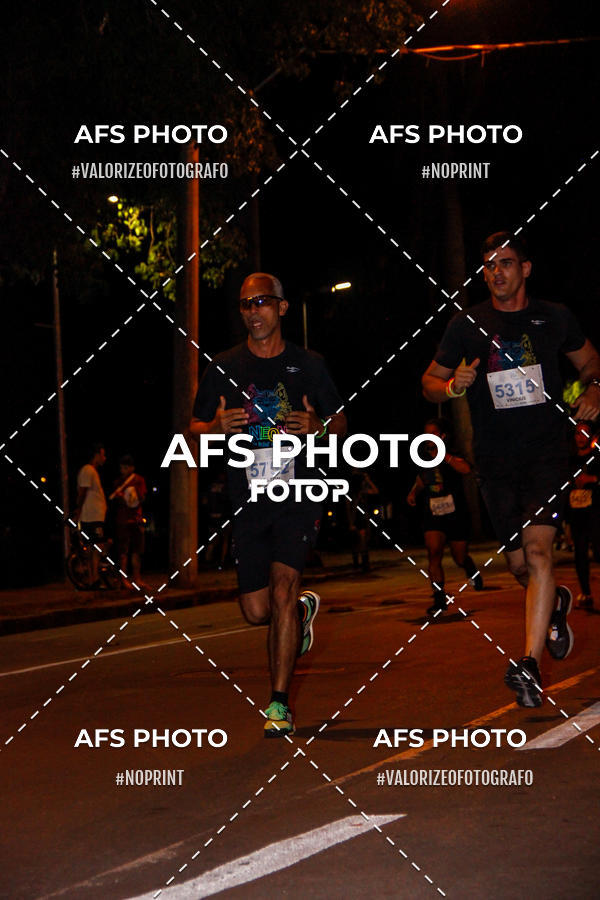 Buy your photos of the eventNeon Night Run 2019 - Belo Horizonte on Fotop