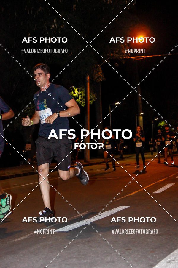 Buy your photos of the eventNeon Night Run 2019 - Belo Horizonte on Fotop