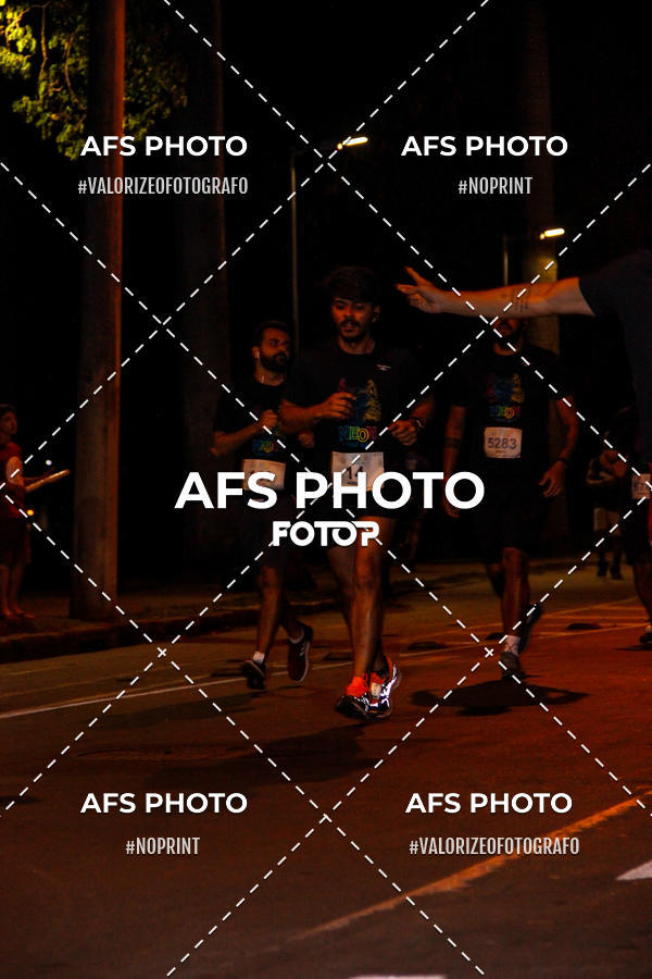 Buy your photos of the eventNeon Night Run 2019 - Belo Horizonte on Fotop
