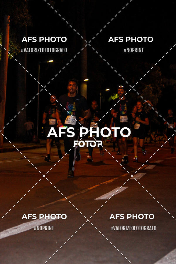 Buy your photos of the eventNeon Night Run 2019 - Belo Horizonte on Fotop