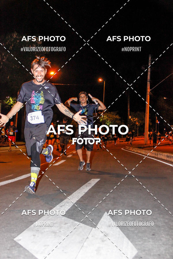 Compra tus fotos del eventoNeon Night Run 2019 - Belo Horizonte En Fotop