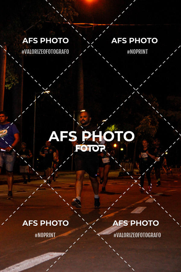 Compra tus fotos del eventoNeon Night Run 2019 - Belo Horizonte En Fotop