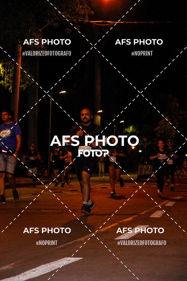 Compra tus fotos del eventoNeon Night Run 2019 - Belo Horizonte En Fotop