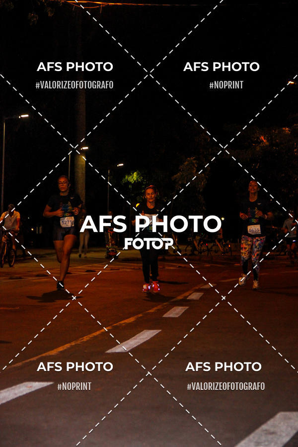 Compra tus fotos del eventoNeon Night Run 2019 - Belo Horizonte En Fotop