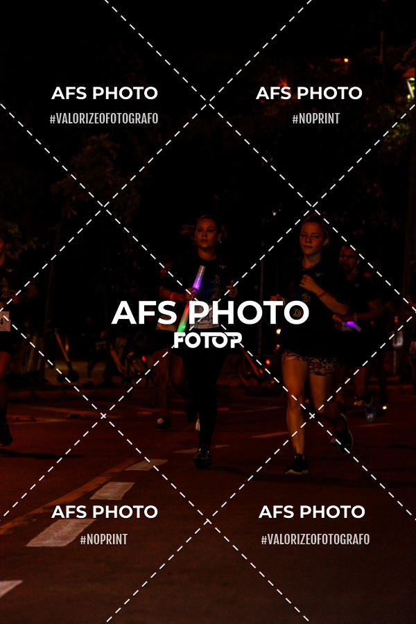 Compra tus fotos del eventoNeon Night Run 2019 - Belo Horizonte En Fotop