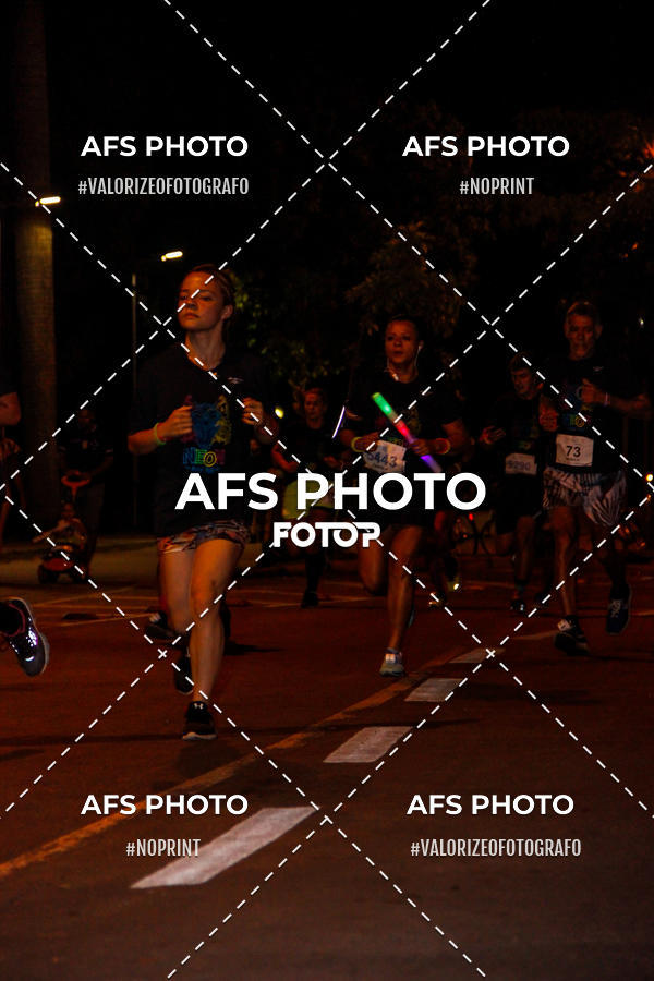 Compra tus fotos del eventoNeon Night Run 2019 - Belo Horizonte En Fotop