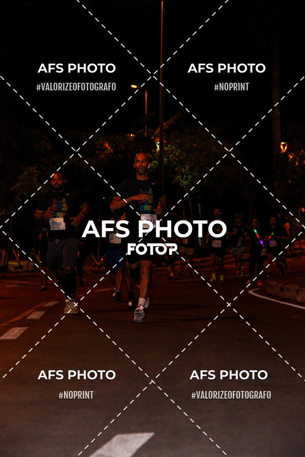Acquista le foto dell'eventoNeon Night Run 2019 - Belo Horizonte in Fotop