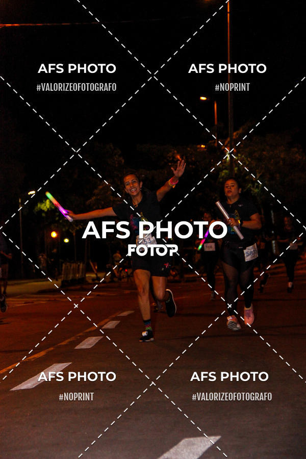 Acquista le foto dell'eventoNeon Night Run 2019 - Belo Horizonte in Fotop