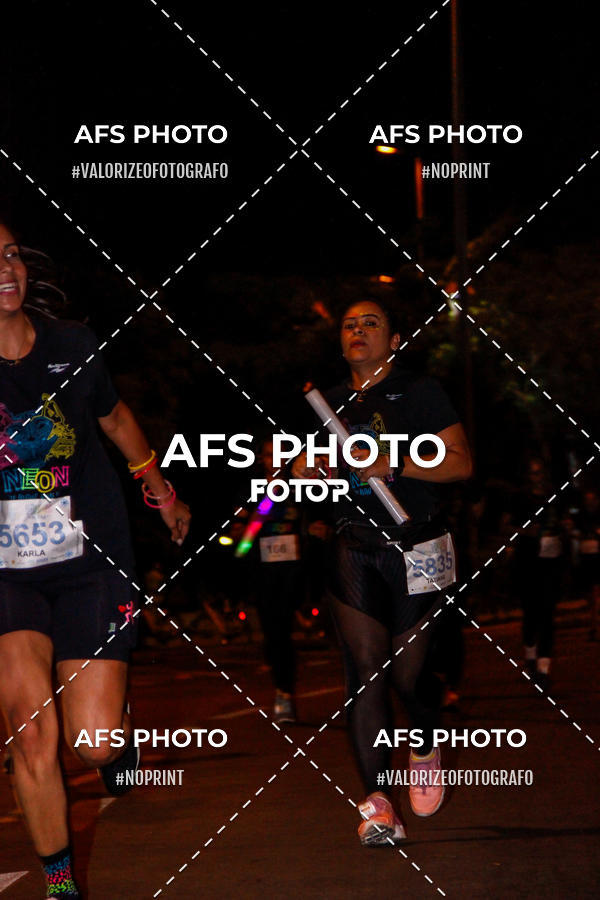 Acquista le foto dell'eventoNeon Night Run 2019 - Belo Horizonte in Fotop