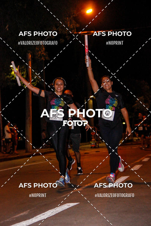 Acquista le foto dell'eventoNeon Night Run 2019 - Belo Horizonte in Fotop