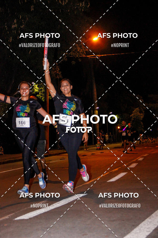 Acquista le foto dell'eventoNeon Night Run 2019 - Belo Horizonte in Fotop