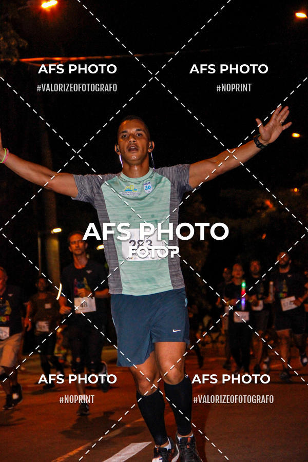 Acquista le foto dell'eventoNeon Night Run 2019 - Belo Horizonte in Fotop