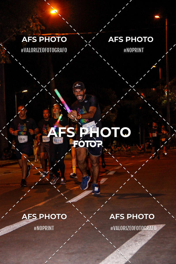 Compre as suas fotos do eventoNeon Night Run 2019 - Belo Horizonte no Fotop