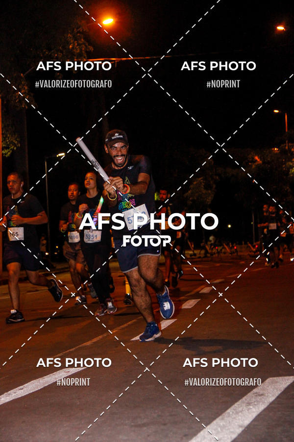 Compre as suas fotos do eventoNeon Night Run 2019 - Belo Horizonte no Fotop