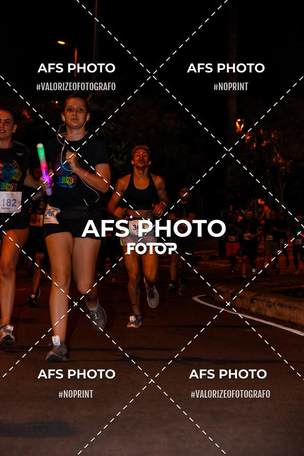 Compre as suas fotos do eventoNeon Night Run 2019 - Belo Horizonte no Fotop