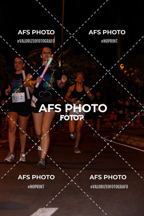 Compre as suas fotos do eventoNeon Night Run 2019 - Belo Horizonte no Fotop