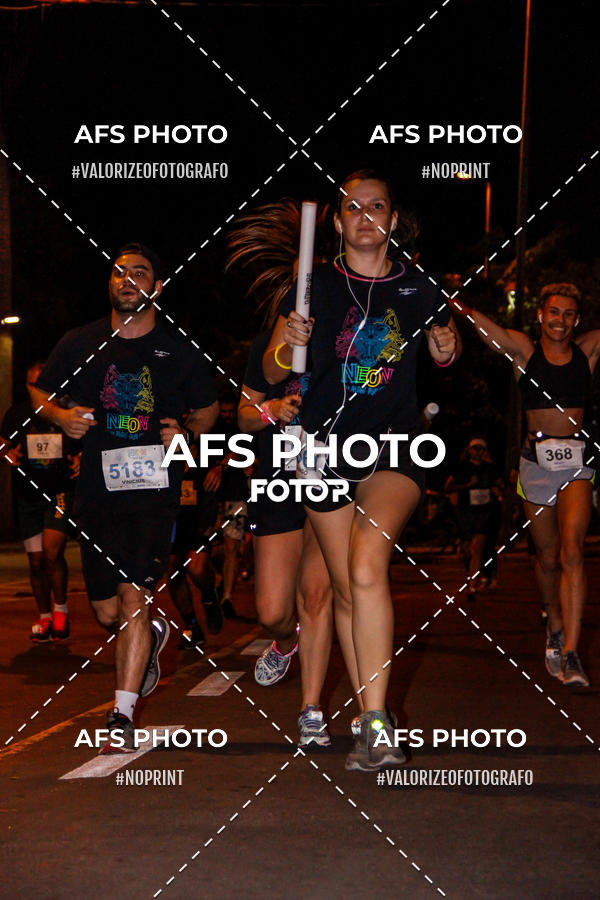 Compre as suas fotos do eventoNeon Night Run 2019 - Belo Horizonte no Fotop