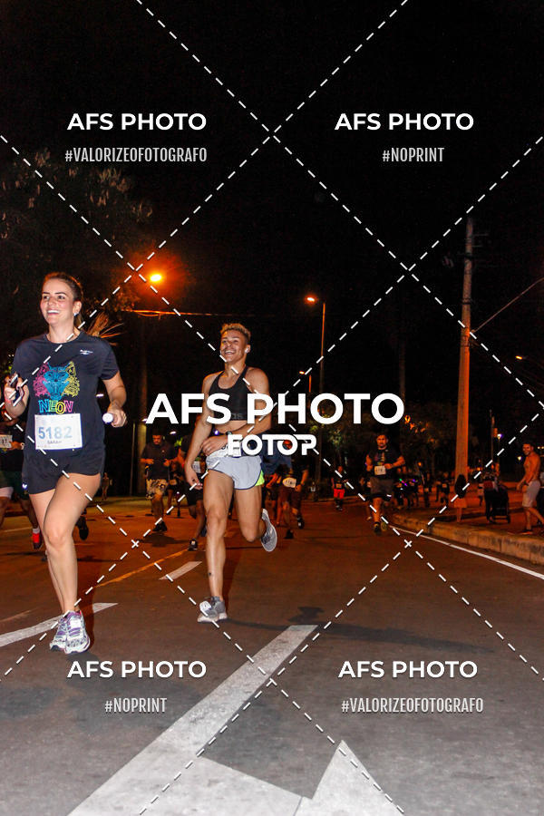 Compre as suas fotos do eventoNeon Night Run 2019 - Belo Horizonte no Fotop