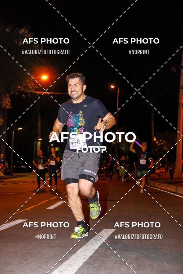 Compre as suas fotos do eventoNeon Night Run 2019 - Belo Horizonte no Fotop