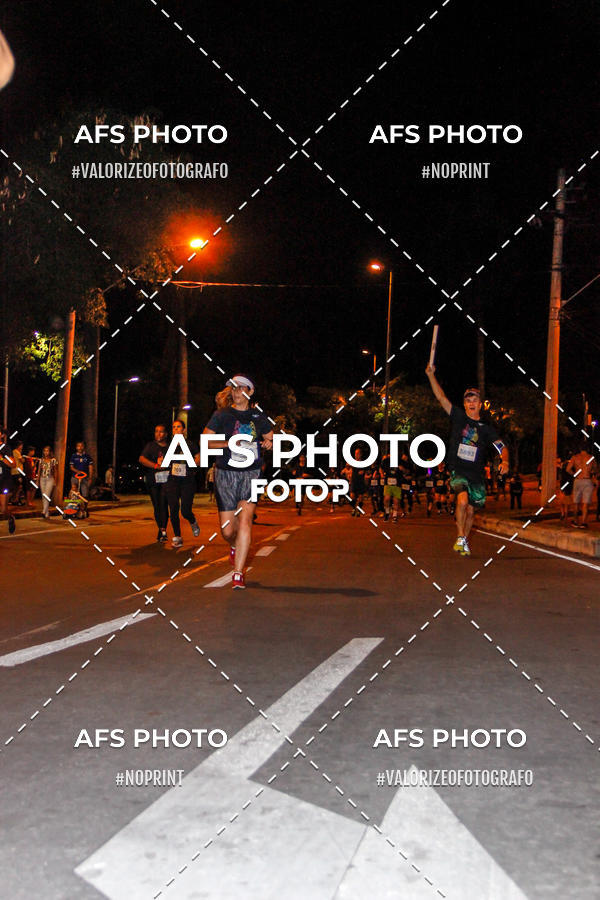 Compre as suas fotos do eventoNeon Night Run 2019 - Belo Horizonte no Fotop
