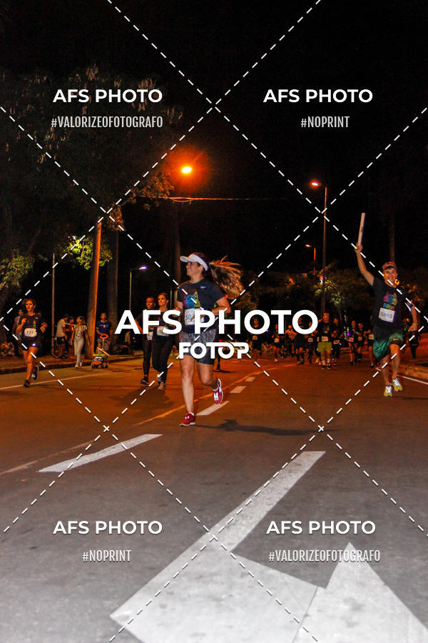 Compre as suas fotos do eventoNeon Night Run 2019 - Belo Horizonte no Fotop