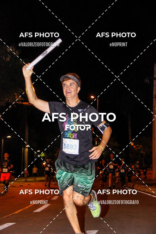 Compre as suas fotos do eventoNeon Night Run 2019 - Belo Horizonte no Fotop