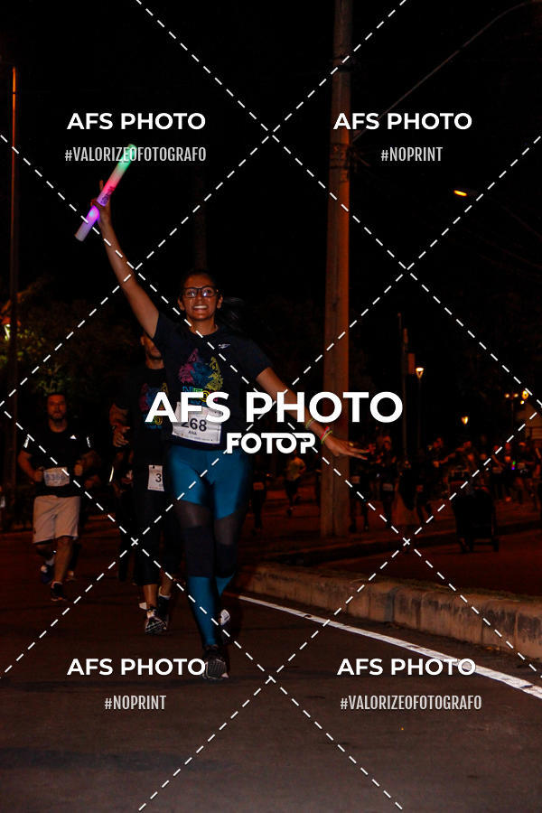 Compre as suas fotos do eventoNeon Night Run 2019 - Belo Horizonte no Fotop
