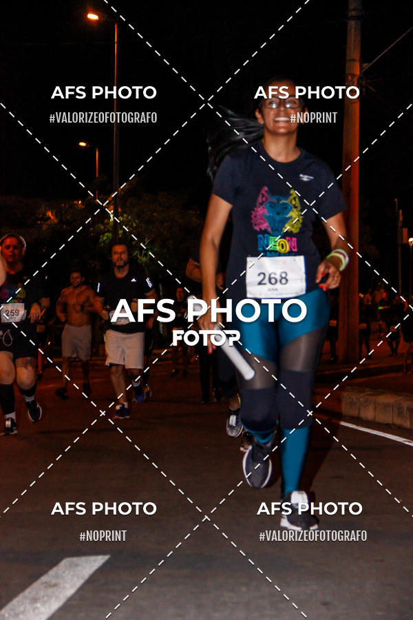 Compre as suas fotos do eventoNeon Night Run 2019 - Belo Horizonte no Fotop