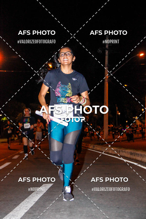 Compre as suas fotos do eventoNeon Night Run 2019 - Belo Horizonte no Fotop