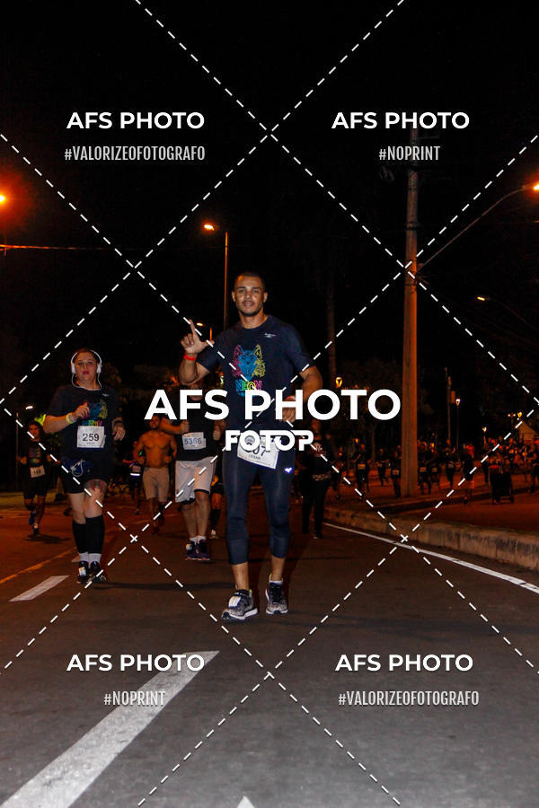 Achetez vos photos de l'vnementNeon Night Run 2019 - Belo Horizonte sur Fotop