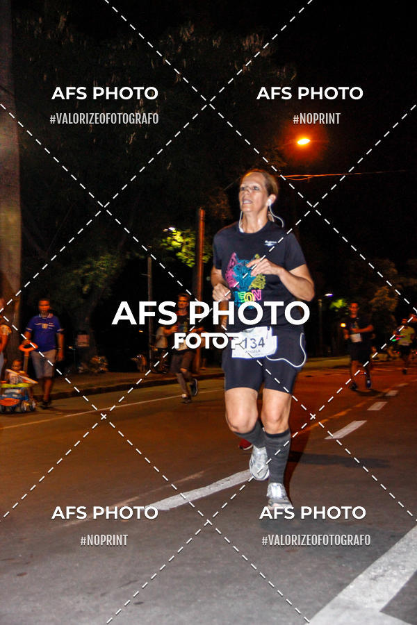 Achetez vos photos de l'vnementNeon Night Run 2019 - Belo Horizonte sur Fotop