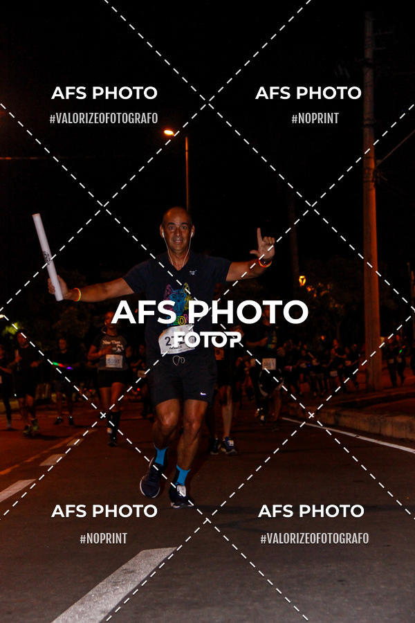 Achetez vos photos de l'vnementNeon Night Run 2019 - Belo Horizonte sur Fotop