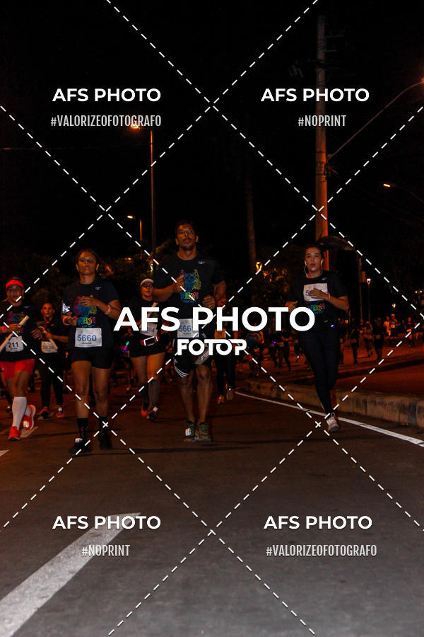 Achetez vos photos de l'vnementNeon Night Run 2019 - Belo Horizonte sur Fotop