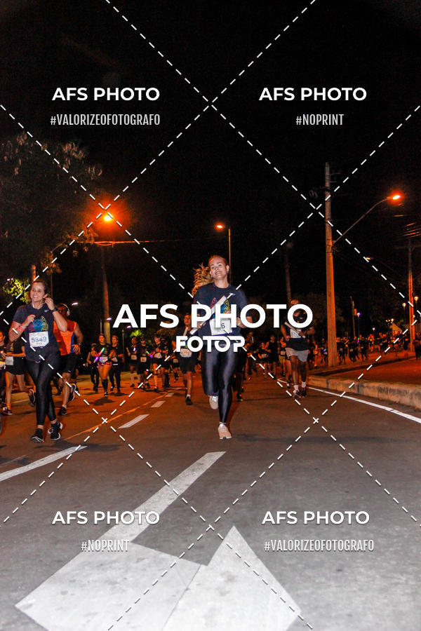 Achetez vos photos de l'vnementNeon Night Run 2019 - Belo Horizonte sur Fotop