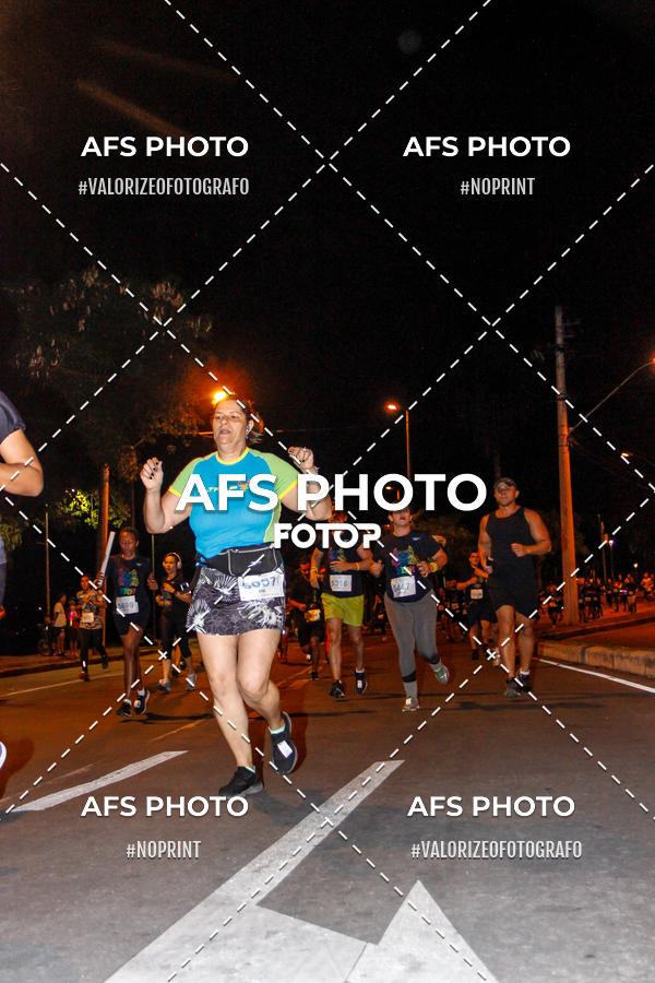 Achetez vos photos de l'vnementNeon Night Run 2019 - Belo Horizonte sur Fotop