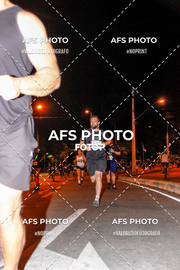Achetez vos photos de l'vnementNeon Night Run 2019 - Belo Horizonte sur Fotop