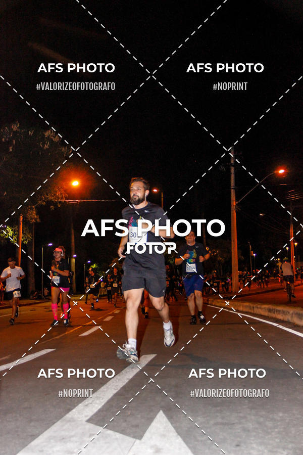 Achetez vos photos de l'vnementNeon Night Run 2019 - Belo Horizonte sur Fotop