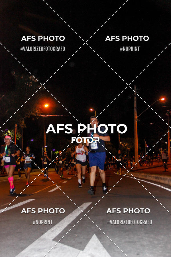 Achetez vos photos de l'vnementNeon Night Run 2019 - Belo Horizonte sur Fotop
