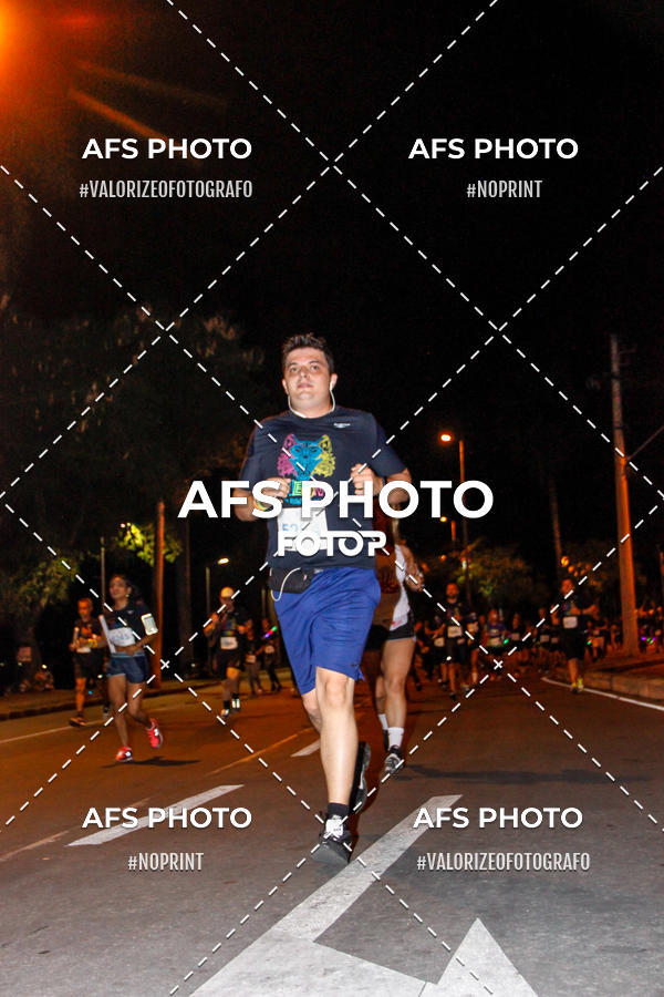 Achetez vos photos de l'vnementNeon Night Run 2019 - Belo Horizonte sur Fotop
